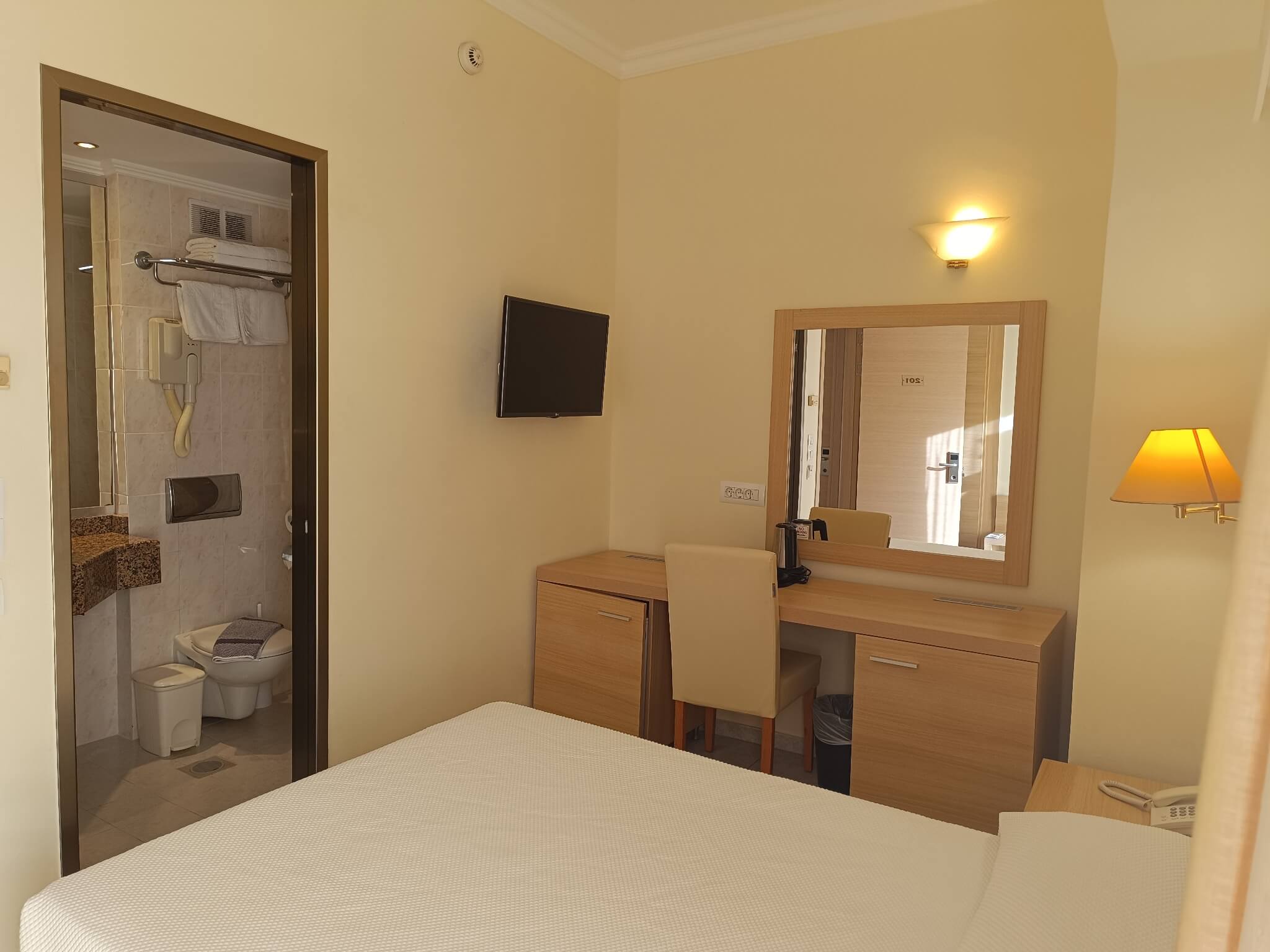 Standard-twin-double-garden-view-room